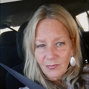 Meet your Posher, Marcia